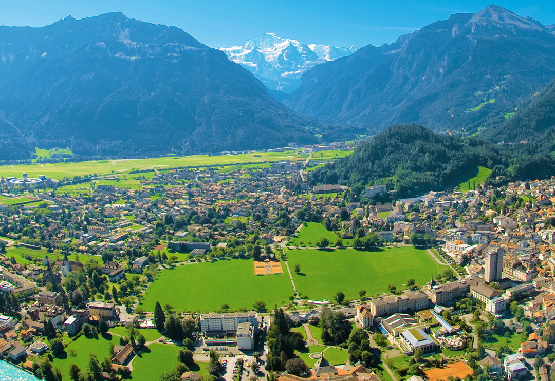LUCERNE: Panoramic Bus tour with Glass Roof Interlaken Village