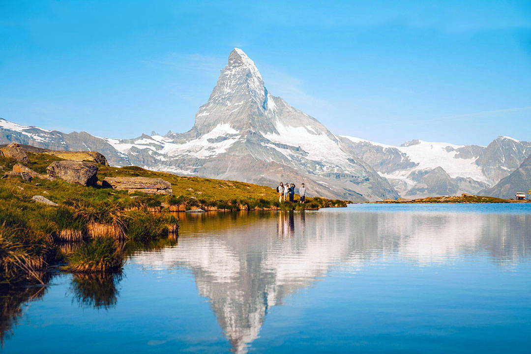 Geneva: Day trip to Zermatt village, View on the matterhorn